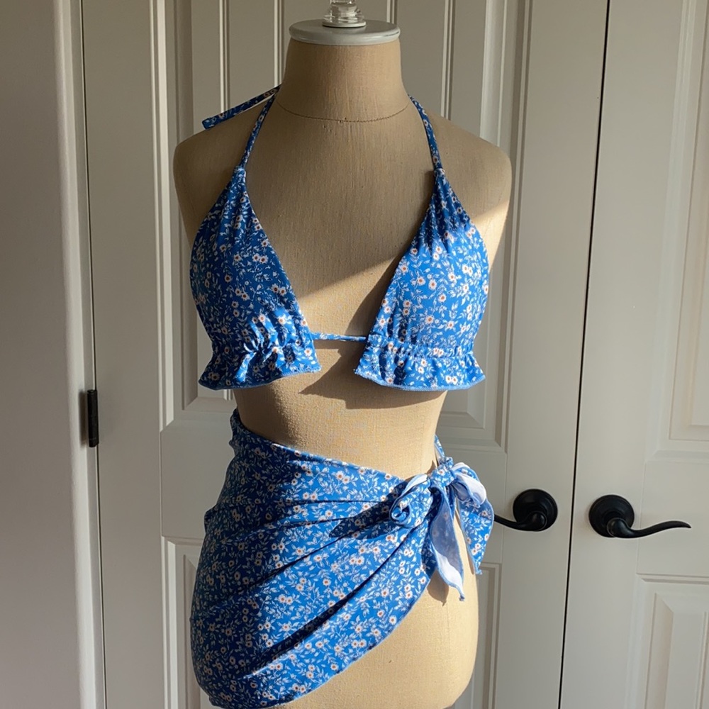 Floral Ruffle Triangle Halter Bikini Swimsuit